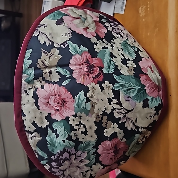 Floral Patterned Burgundy Trim Tea Cozy Handmade - Picture 2 of 3